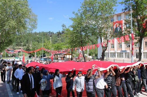 Kaymakamımız Sevde Nur MANTI, 19 Mayıs Atatürk’ü Anma, Gençlik ve Spor Bayramı kutlamalarına katıldı.